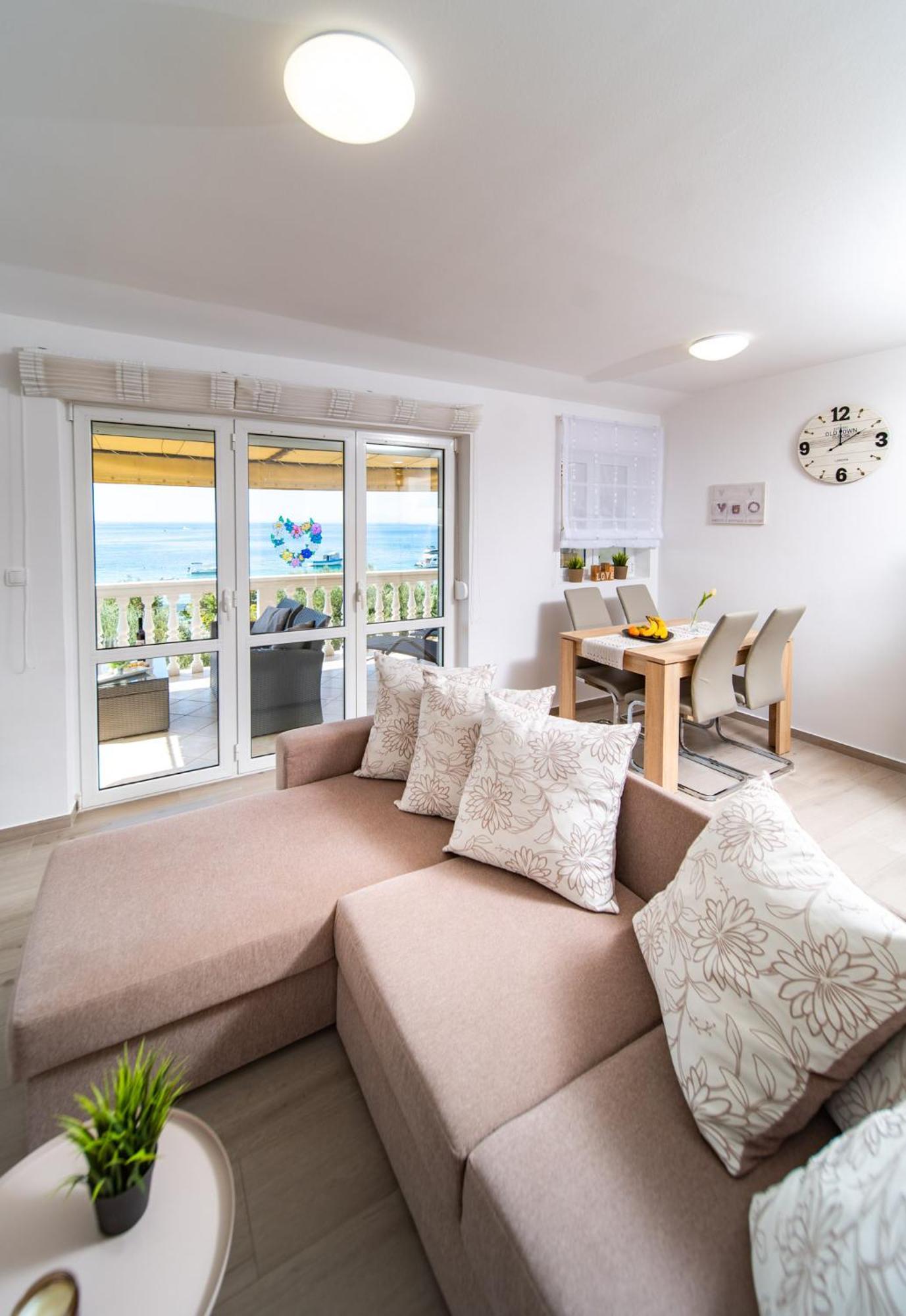 Apartman Petra S Pogledom Na More Banjol Eksteriør billede
